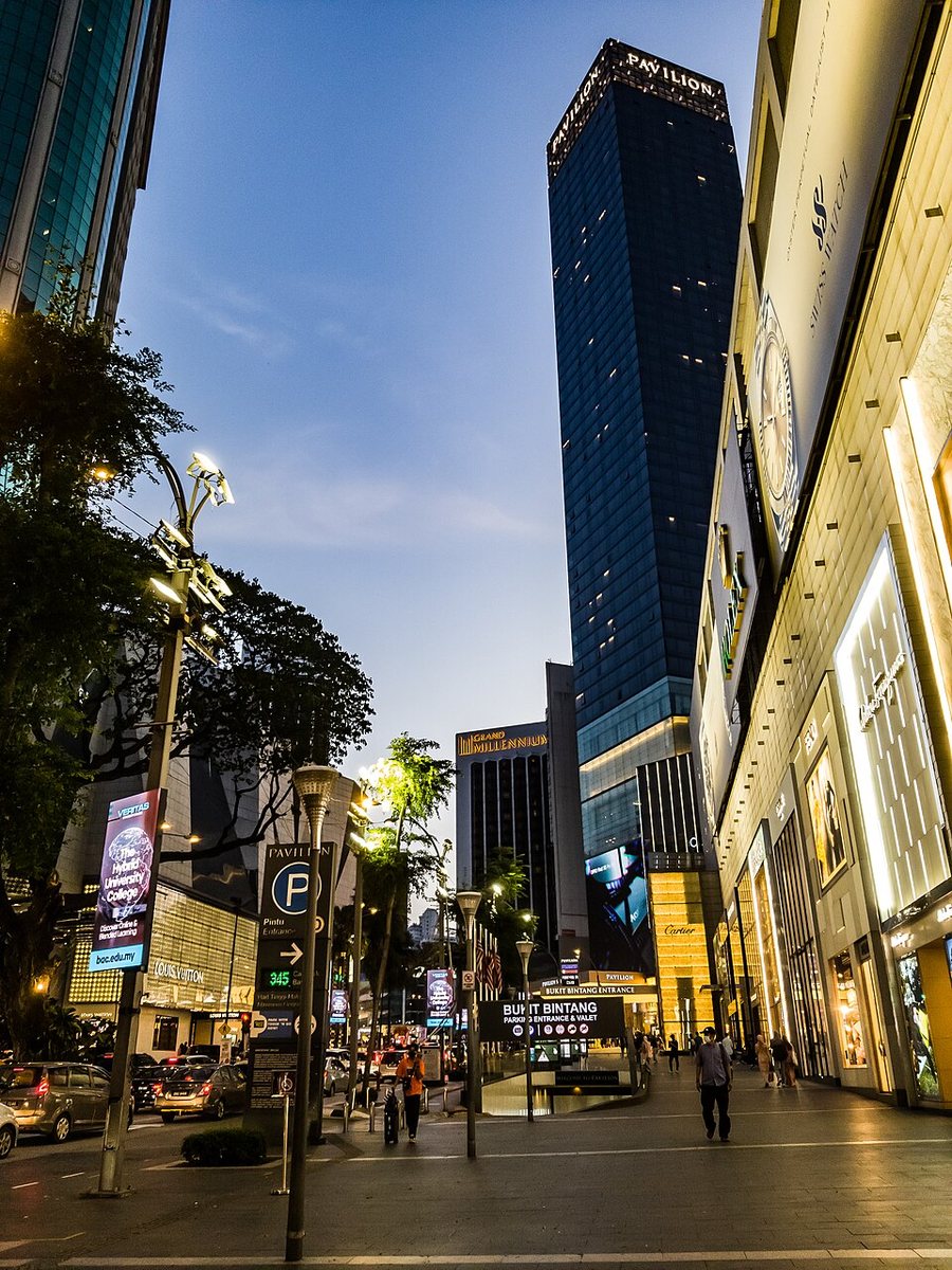 Pavilion Kuala Lumpur facing Jalan Bukit Bintang.