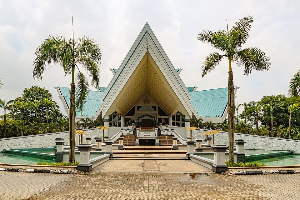 The entrance and blue roof of Istana Budaya.