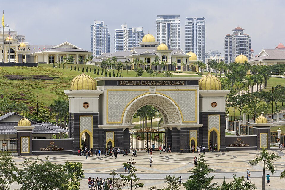 The ceremonial entrance to the current Istana Negara on Jalan Duta.